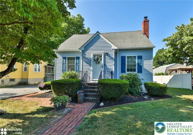 2nd image of 132 E Landis St, Coopersburg, PA 18036 | MLS# 780703