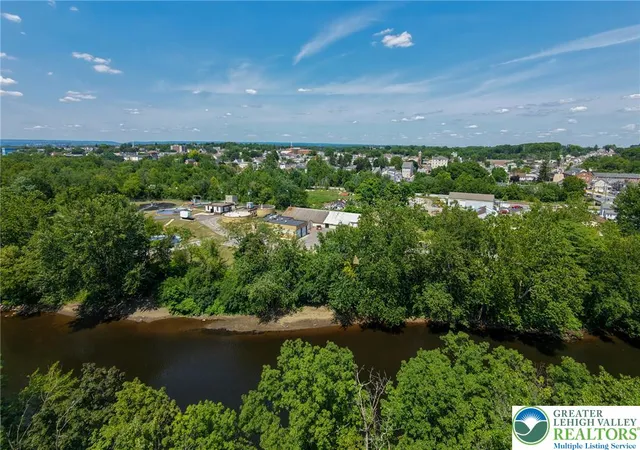 44th image of 2020 S Lehigh Ave, Whitehall, PA 18052 | MLS# 781431