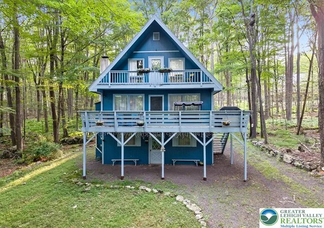 2nd image of 107 W Creek View Dr, Gouldsboro, PA 18424 | MLS# 781432