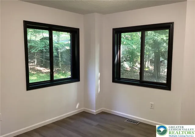 5th image of 179 Shawnee Valley Dr, East Stroudsburg, PA 18302 | MLS# 781419