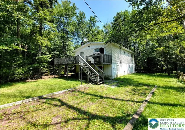 Photo 2 of Single family home for sale at 5111 Eagle Pl, Pocono Summit, PA 18346 | MLS# 781441 | Listing updated on 2026-07-28