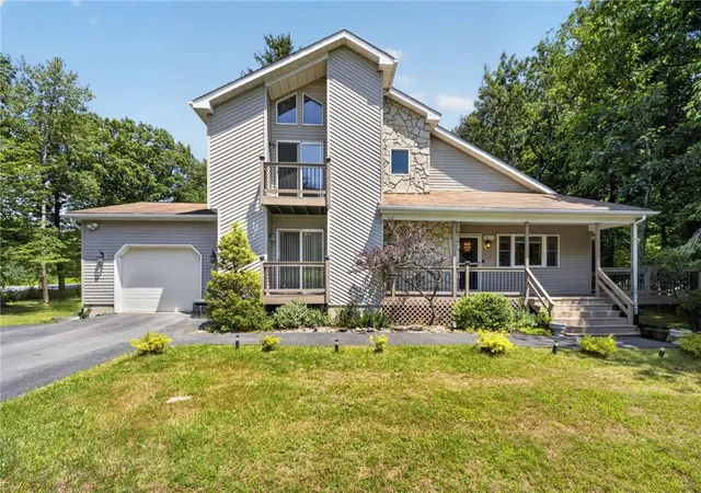 Photo 1 of Single family home for sale at 3103 Evergreen Cir, Tobyhanna, PA 18466 | MLS# 781405 | Listing updated on 2026-07-27