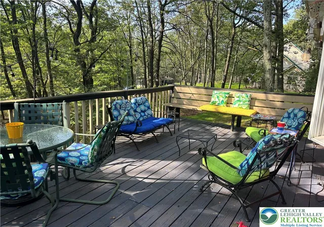 Photo 3 of Sale Pending at 1281 N Rocky Mountain Rd, Effort, PA 18330 | MLS# 781476 | Listing updated on 2026-07-30