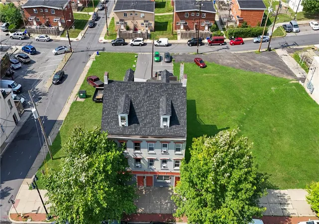 3rd image of 657 Northampton St, Easton, PA 18042 | MLS# 781500