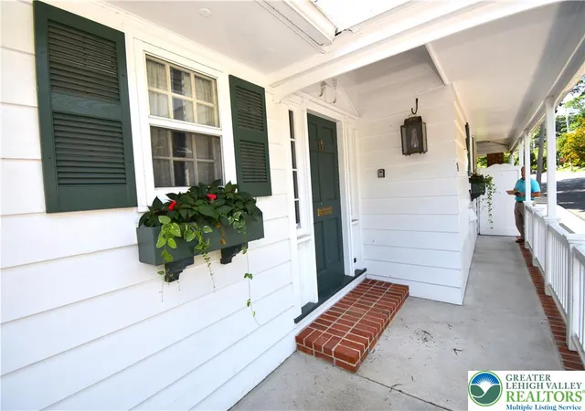 3rd image of 24 E Plainfield Ave, Pen Argyl Boro, PA 18072 | MLS# 781265