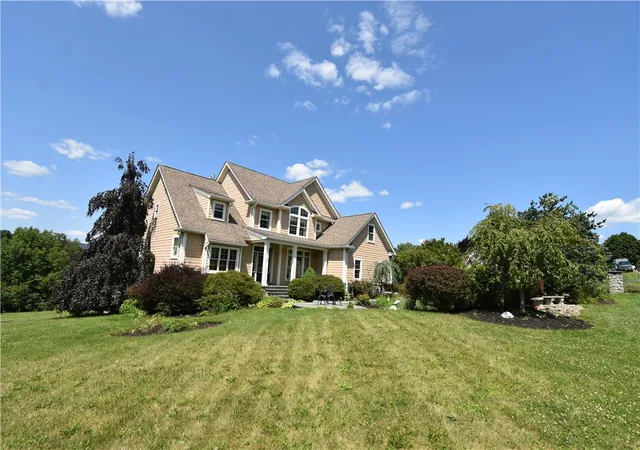 Photo 2 of Single family home for sale at 297 Treeline Dr, Pen Argyl, PA 18072 | MLS# 781409 | Listing updated on 2026-08-02