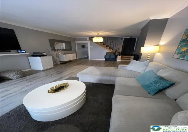 3rd image of 320 E Union Blvd, Bethlehem, PA 18018 | MLS# 781505