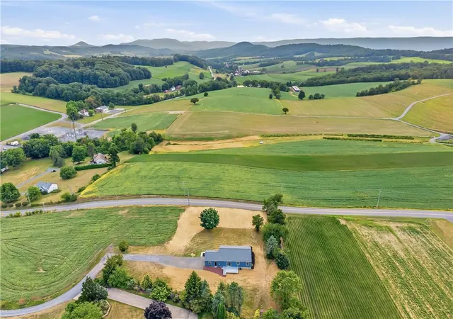 2nd image of 8137 Bausch Rd, New Tripoli, PA 18066 | MLS# 781371