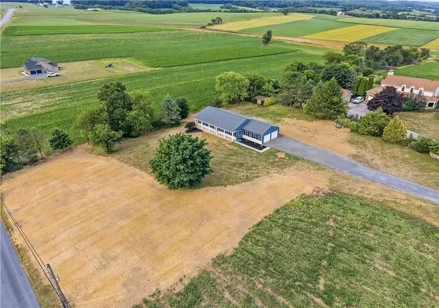 4th image of 8137 Bausch Rd, New Tripoli, PA 18066 | MLS# 781371