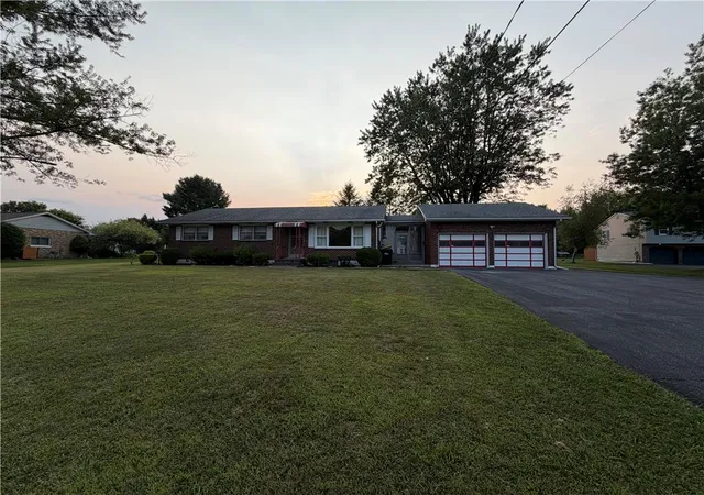 Photo 1 of Single family home for sale at 2662 Community Dr, Bath, PA 18014 | MLS# 781583 | Listing updated on 2026-09-01