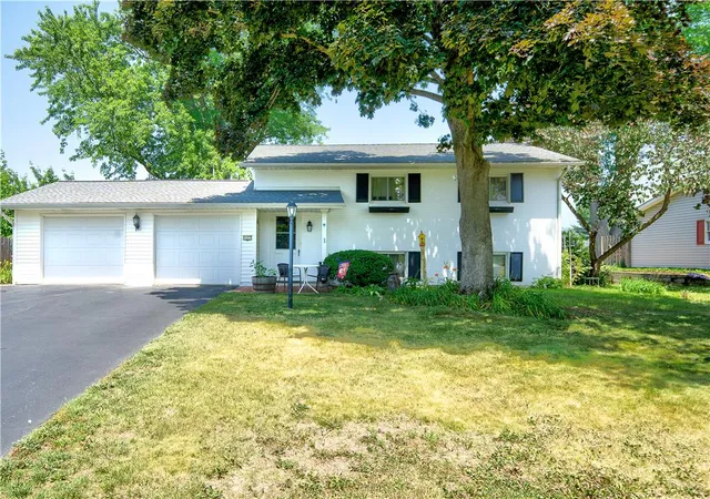 Photo 1 of Sale Pending at 4487 Glasgow St, Center Valley, PA 18034 | MLS# 781587 | Listing updated on 2026-09-01