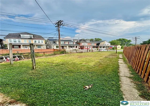 3rd image of 2404 Victor St, Easton, PA 18042 | MLS# 781528