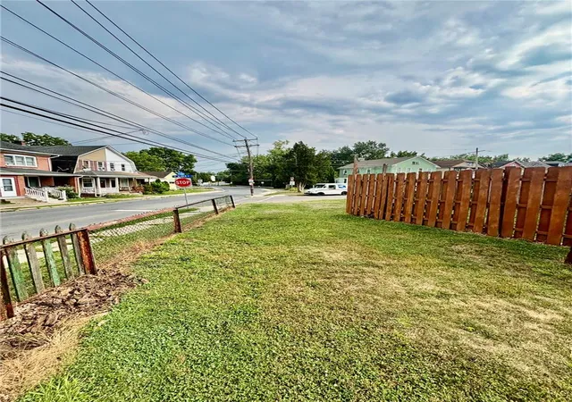 4th image of 2404 Victor St, Easton, PA 18042 | MLS# 781528
