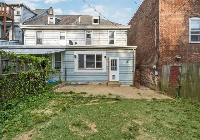 3rd image of 30 N 10Th St, Easton, PA 18042 | MLS# 781571