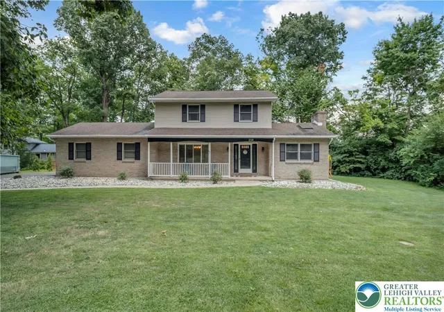 Photo 2 of Single family home for sale at 228 Woodland Dr, Nazareth, PA 18064 | MLS# 781577 | Listing updated on 2026-07-31