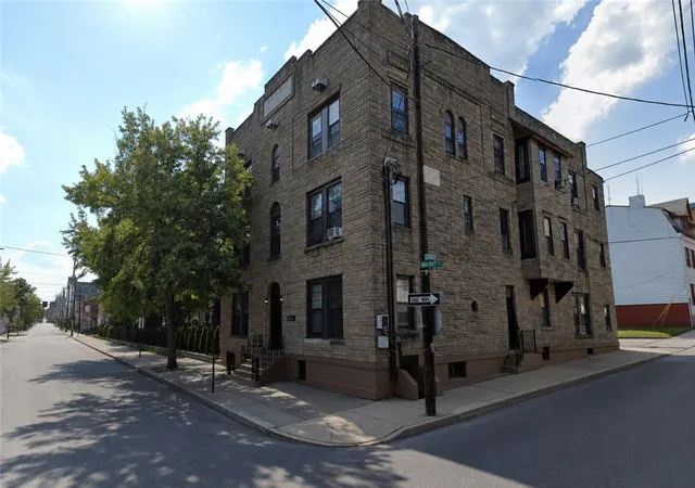 1st image of 439 W Walnut St, Allentown, PA 18102 | MLS# 781566