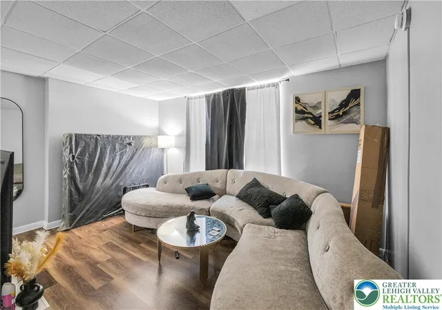 Listing Photo 2 - Condo for sale in building located at 439 W Walnut St, Allentown, PA 18102 - Unit #
