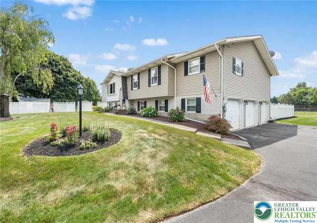 3rd image of 541 Mountain View Rd, Lower Nazareth Twp, PA 18064 | MLS# 781613