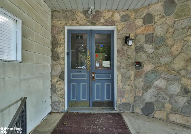 2nd image of 1337 Washington St, Easton, PA 18042 | MLS# 781633