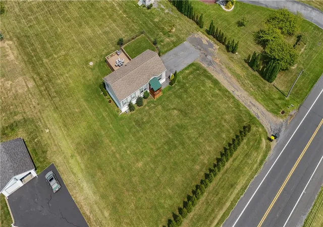 4th image of 4452 W Mountain View Dr, Walnutport, PA 18088 | MLS# 781671