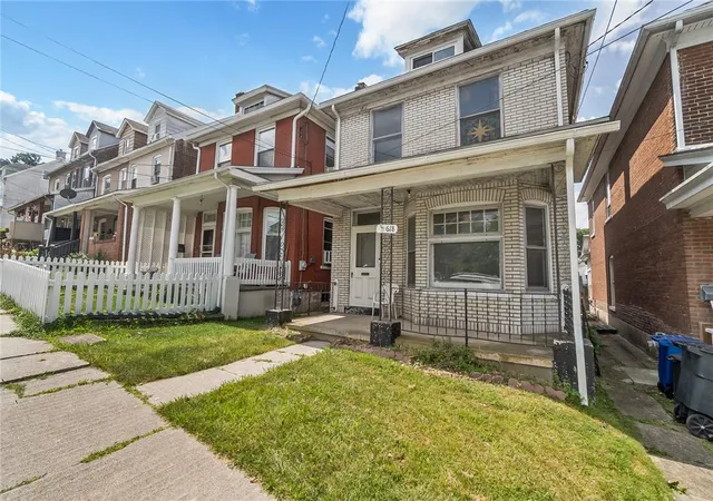 Photo 3 of Single family home for sale at 618 S Bergen St, Fountain Hill, PA 18015 | MLS# 781693 | Listing updated on 2026-07-29
