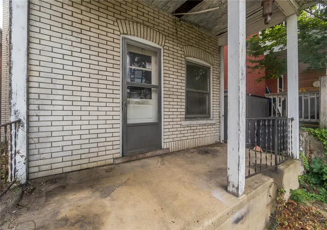 Photo 4 of Single family home for sale at 618 S Bergen St, Fountain Hill, PA 18015 | MLS# 781693 | Listing updated on 2026-07-29