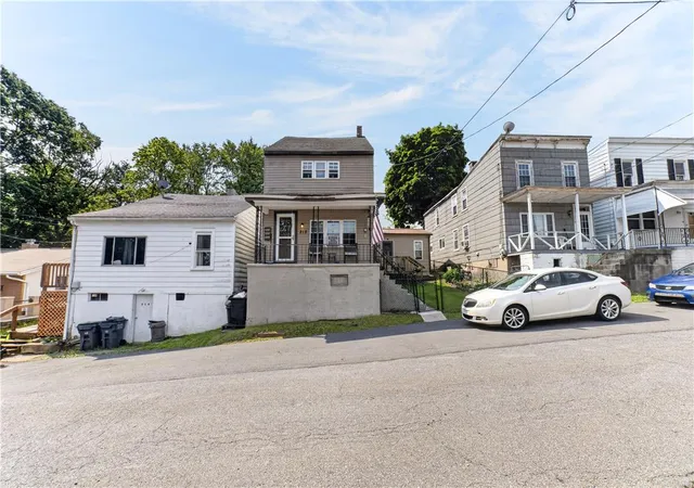 1st image of 212 Walnut St, Pottsville, PA 17901 | MLS# 781238