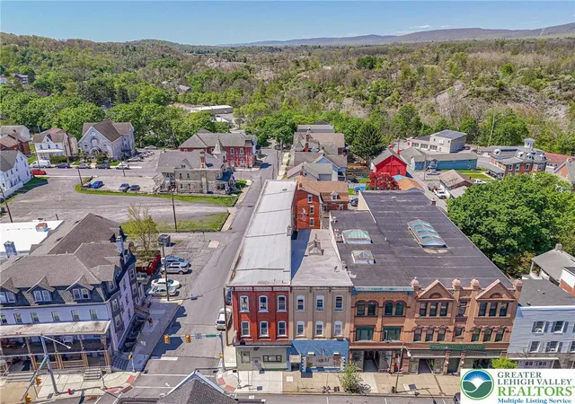 2nd image of 662 Main St, Slatington, PA 18080 | MLS# 781710