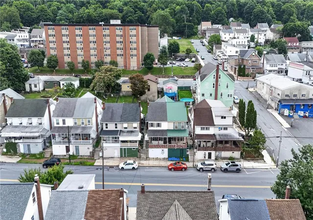 3rd image of 408 E Patterson, Lansford Boro, PA 18232 | MLS# 781597