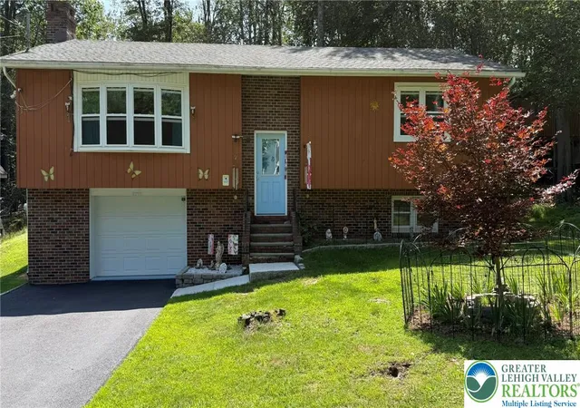 Photo 1 of Single family home for sale at 8466 Bumble Bee Way, Tobyhanna, PA 18466 | MLS# 781725 | Listing updated on 2026-09-01