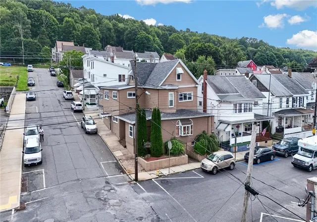3rd image of 340 E Bertsch, Lansford Boro, PA 18232 | MLS# 781599