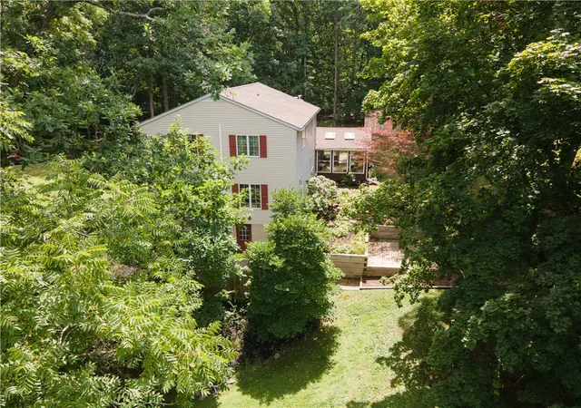 3rd image of 748 Rolling Hills Rd, Ottsville, PA 18942 | MLS# 781741