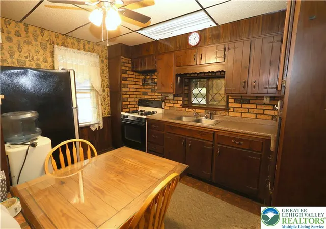 3rd image of 3845 Wilson Ave, Bethlehem Twp, PA 18020 | MLS# 781626