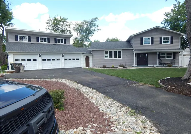 2nd image of 5833 Hill Dr, Upper Macungie Twp, PA 18104 | MLS# 781797