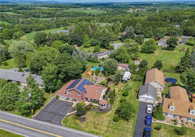 5th image of 172 Grouse Dr, Moore Twp, PA 18014 | MLS# 781759