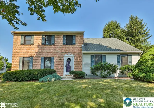 3rd image of 142 Aspen Dr, Upper Macungie Twp, PA 18104 | MLS# 781575
