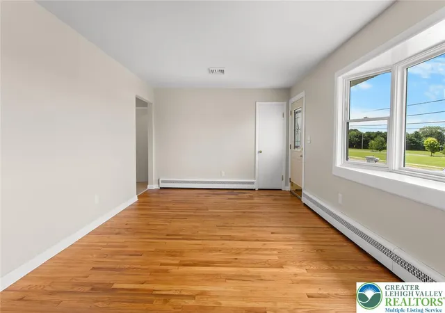 Photo 2 of Single family home for sale at 410 Old Ml Rd, Easton, PA 18040 | MLS# 781799 | Listing updated on 2026-07-31