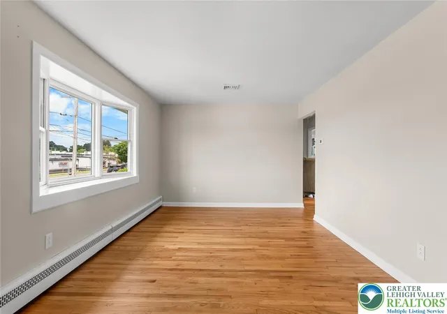 Photo 3 of Single family home for sale at 410 Old Ml Rd, Easton, PA 18040 | MLS# 781799 | Listing updated on 2026-07-31