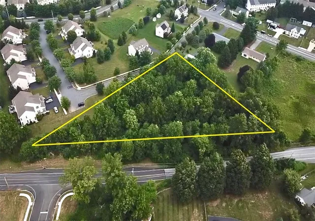 2nd image of 8401 Brookdale Rd, Breinigsville, PA 18031 | MLS# 781590
