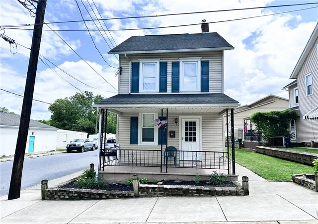 2nd image of 341 Peach St, Catasauqua, PA 18032 | MLS# 781792