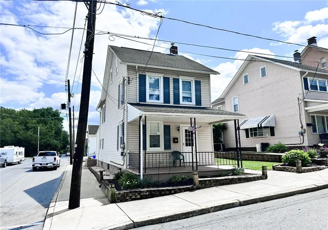 3rd image of 341 Peach St, Catasauqua, PA 18032 | MLS# 781792