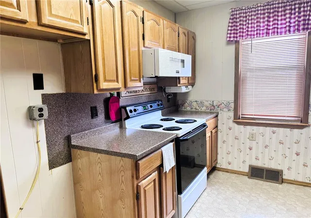 5th image of 341 Peach St, Catasauqua, PA 18032 | MLS# 781792