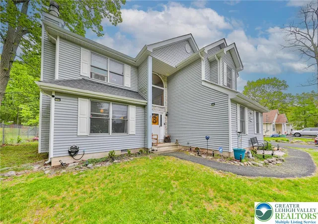 Photo 2 of Single family home for sale at 4608 W Pine Ridge Dr, Bushkill, PA 18324 | MLS# 781849 | Listing updated on 2026-07-31