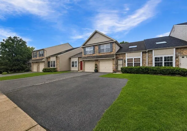 1st image of 5612 Stonecroft Ln, Allentown, PA 18106 | MLS# 781798