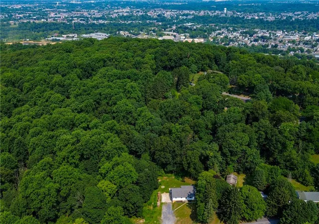 4th image of 50 Mountain Top Dr, Easton, PA 18042 | MLS# 781878