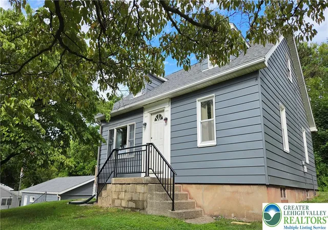 3rd image of 2545 Morgan Hill Rd, Easton, PA 18042 | MLS# 780887