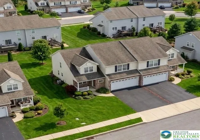 2nd image of 850 Fieldstone Trl #70, Easton, PA 18040 | MLS# 781917