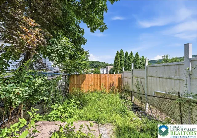 12th image of 305 Washington St, Tamaqua, PA 18252 | MLS# 781964