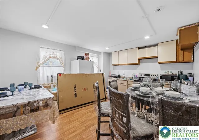 3rd image of 305 Washington St, Tamaqua, PA 18252 | MLS# 781964