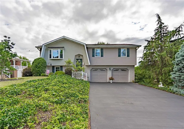1st image of 4252 Briarcliff Rd, Allentown, PA 18104 | MLS# 781609